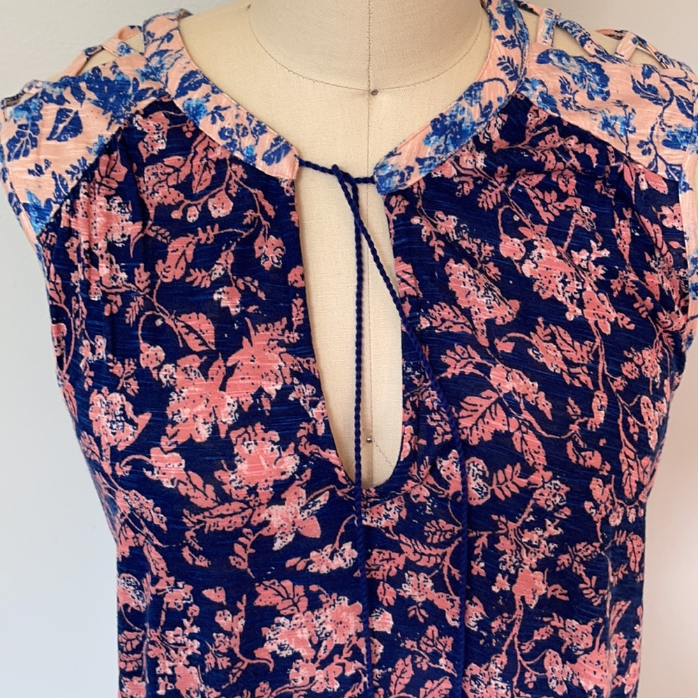 Lucky Brand Navy/Pink Top Size Large